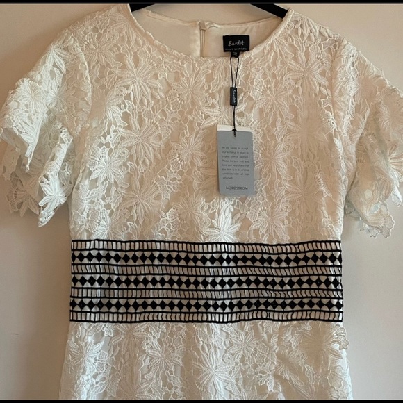 COPY - Bardot Reese Lace Dress - Picture 4 of 4